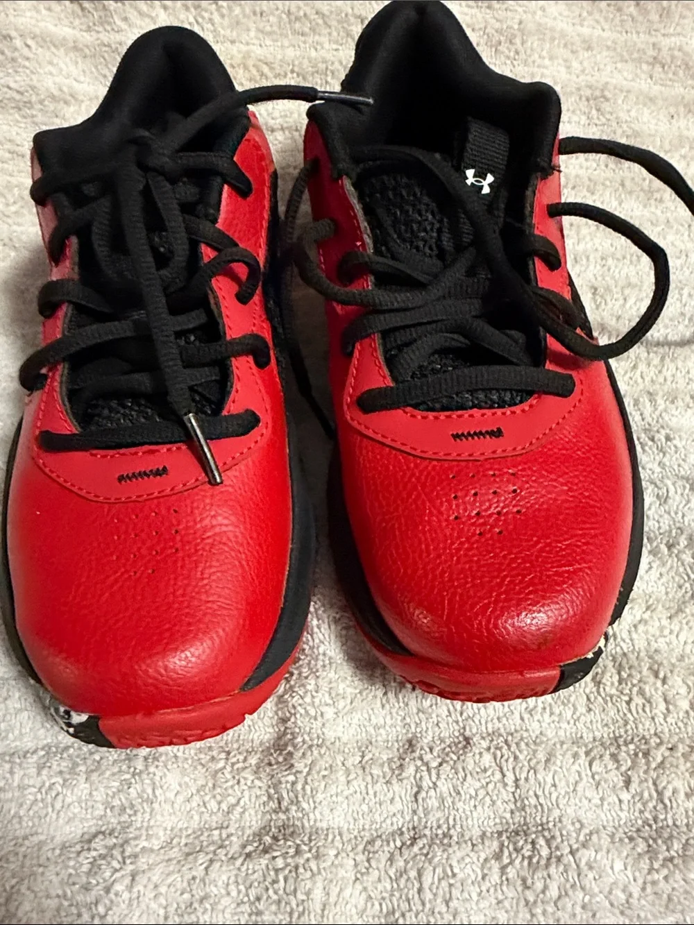 Under Armour Kids Red and Black Low-Top Sneakers